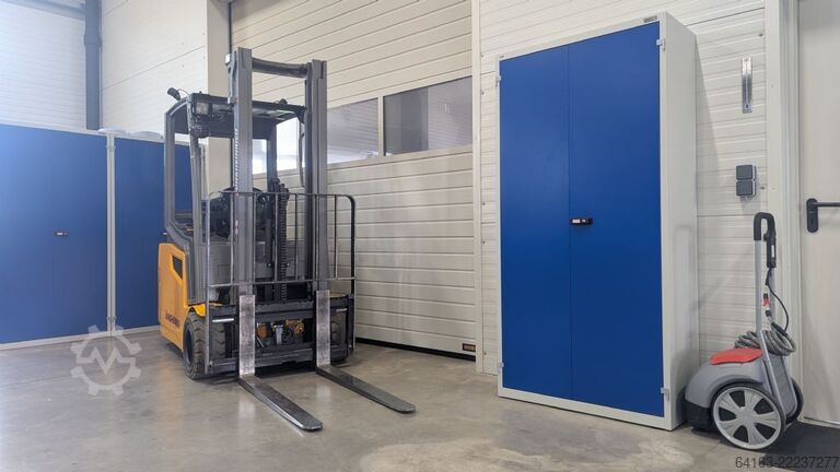 Stivuitor electric cu 3 roți Jungheinrich EFG 220 Li-Ion Batterie