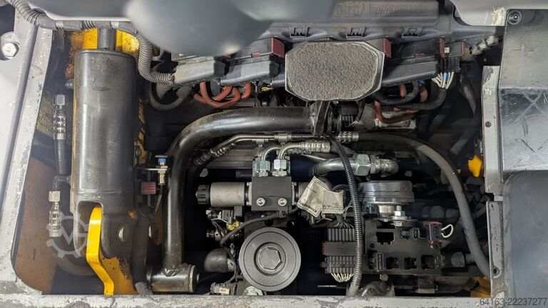 Stivuitor electric cu 3 roți Jungheinrich EFG 220 Li-Ion Batterie