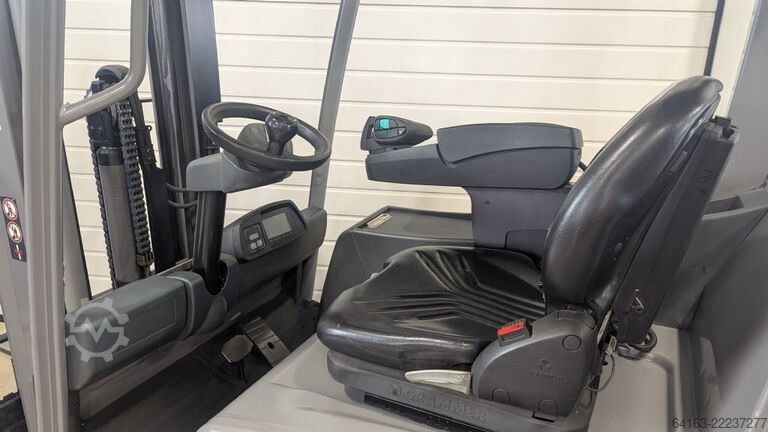 Stivuitor electric cu 3 roți Jungheinrich EFG 220 Li-Ion Batterie