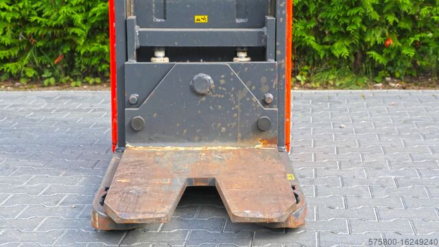 Ruční paletový zvedák Linde T16X unieke accupakket wisselaar