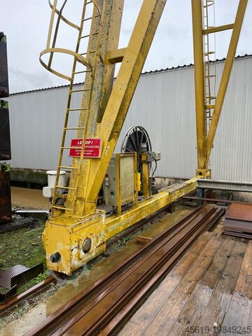 Portaalkraan Bollegraaf 30 ton