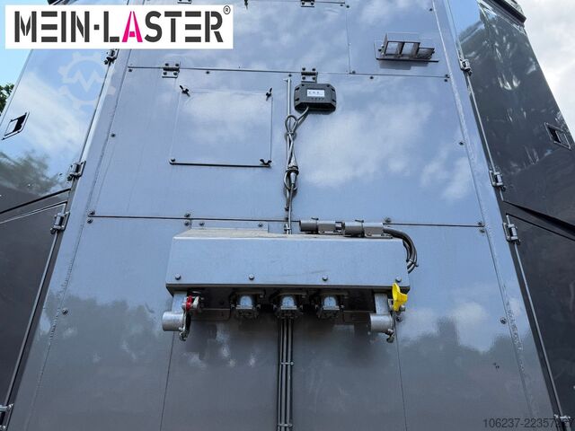 Viehtransporter Auflieger Finkl 3 + 4 Stock/ Hubdach / Rampe / Tränke/Funk