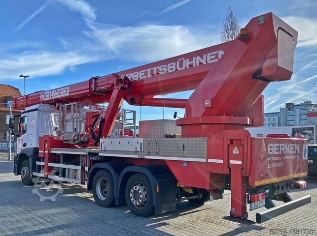Op vrachtwagen gemonteerd platform Ruthmann T540