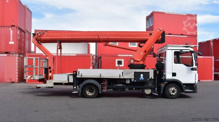 Op vrachtwagen gemonteerd platform Ruthmann T 330