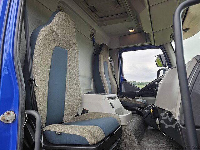 Valigia VOLVO FL 250.16 AIRCO TAILLIFT NL-TR