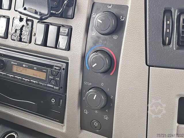 Valigia VOLVO FL 250.16 AIRCO TAILLIFT NL-TR