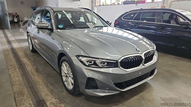 Minibusz BMW 320d Touring xDrive