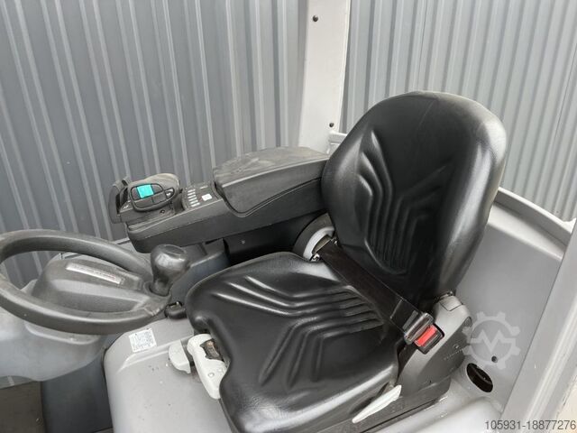 Elektrikli 3 tekerlekli forklift Jungheinrich EFG213