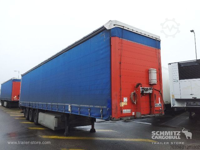 Öppen semitrailer med kapell Schmitz Cargobull Semitrailer Curtainsider Standard Hayon