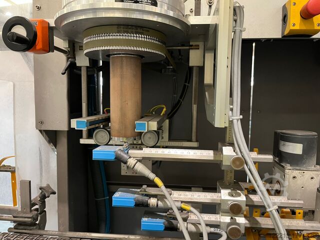 4300 DE-ST9 Etiketteerder voor hulzen FUJI SEAL EUROPE Etikettierer für Sleeves