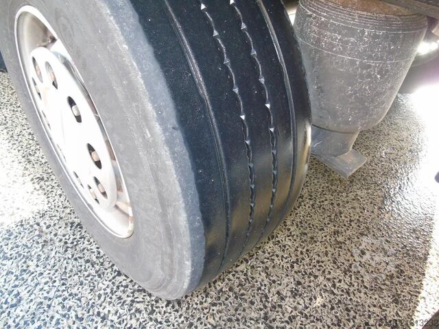 Hűtött/fagyasztott szállítás Schmitz Cargobull 2 AXLE + CARRIER + DHOLLANDIA LOADLIFT