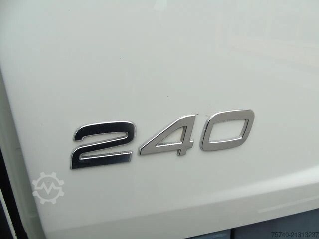 Koffer Volvo FL 240 + 12t + euro 5 + lift