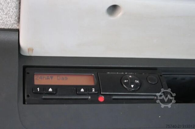 Transporte refrigerado/congelado MAN TGL 8.220 + MANUAL + EURO 6 + LIFT