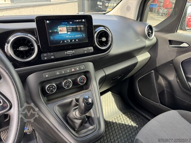 Mercedes-Benz Citan 110 CDI 95PK Diesel 2021 Airco / DAB + / Apple Carplay / Camera / LM Velgen MERCEDES-BENZ Citan 110 CDI 95PK Diesel 2021 Airco / DAB + / Apple Carplay / Camera / LM Velgen
