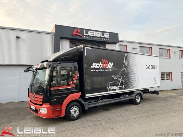 Samochód ciężarowy typu furgon MERCEDES-BENZ Atego 1018*Koffer*Rolltor*Rolltor seitlich*Klima