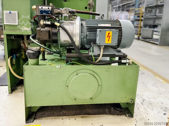 πρέσα βουλκανισμού WICKERT 1000 kN