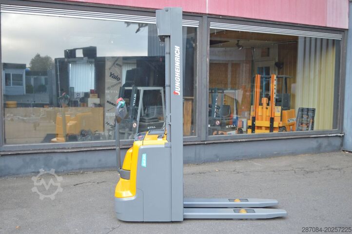 Hoogheffende truck Jungheinrich EJC 214