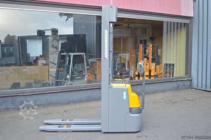Hoogheffende truck Jungheinrich EJC 214
