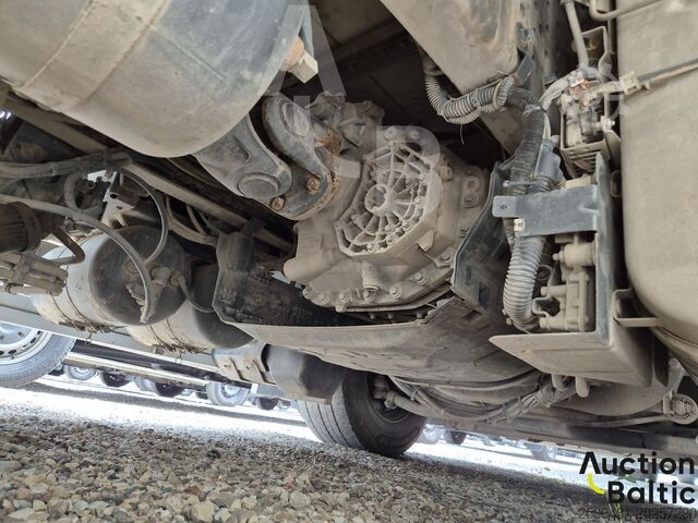 Gesloten bak Mercedes-Benz Actros 2551