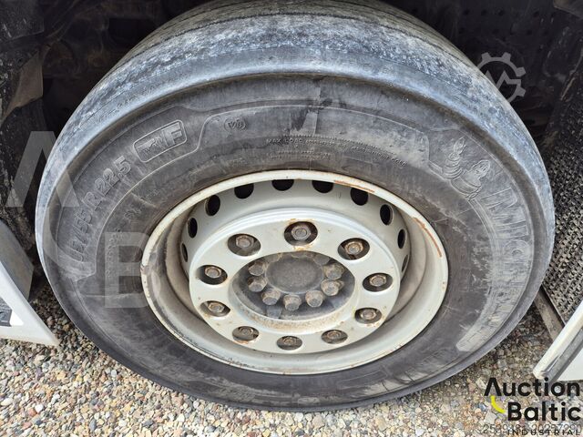 Gesloten bak Mercedes-Benz Actros 2551