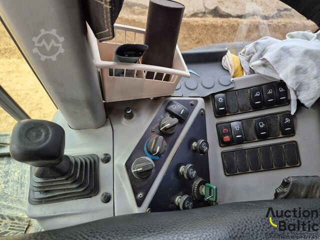 Grader Volvo G 946