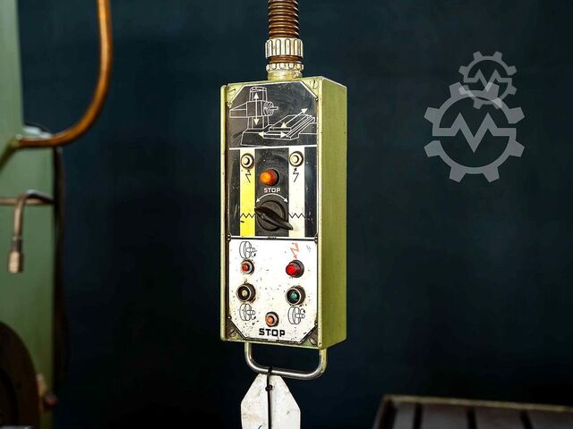 Fresadora de placas CORNAC C100