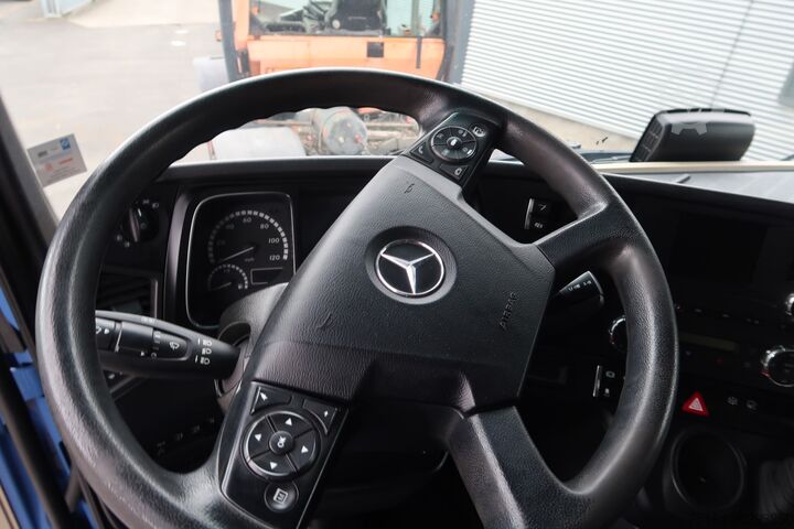 Standaard SZM Mercedes-Benz Actros 1851 LS Brandschaden