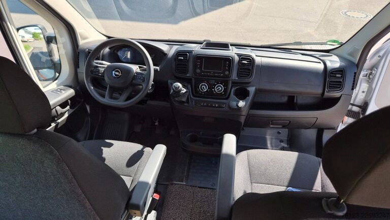 Minibus Opel Movano Mobility Airline Boden Rolli