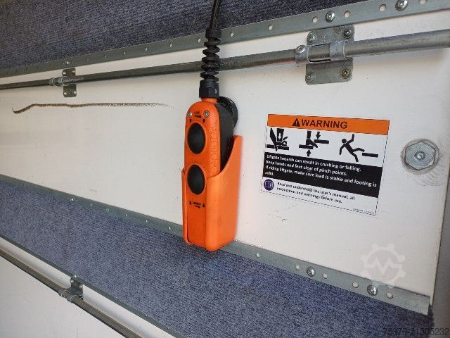 Vrachtwagen met bakwagen IVECO DAILY 35C16 3.0