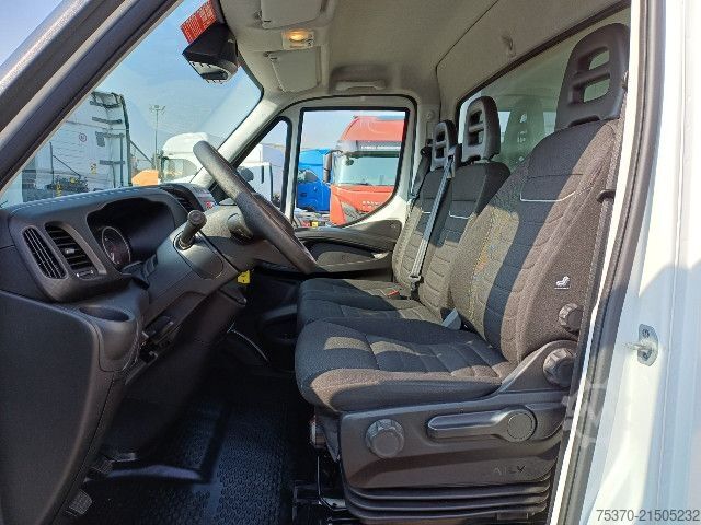 Vrachtwagen met bakwagen IVECO DAILY 35C16 3.0