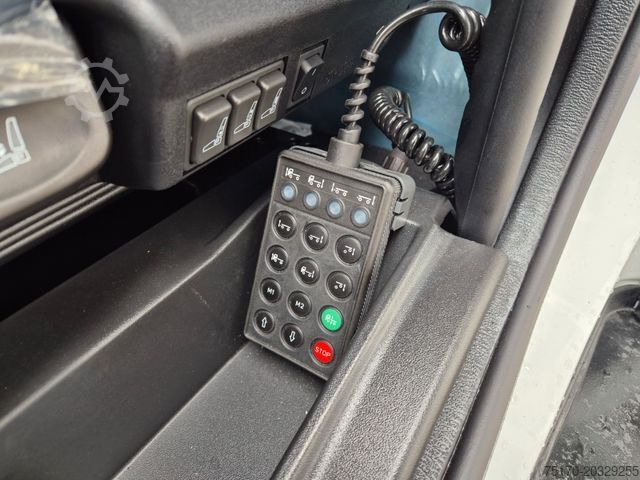 Kamion za prevoz pića IVECO Eurocargo ML120EL25/P Böse Schiebeplanen LBW AHK