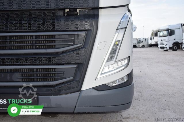 Standardowy ciągnik siodłowy VOLVO FH 500 Globetrotter XL Varios