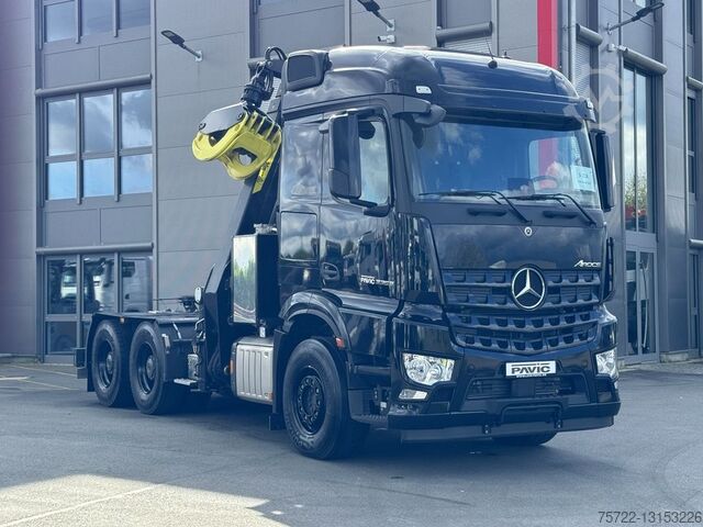 Hout transport Mercedes-Benz AROCS 3353 6x4 LANGHOLZ TAJFUN LIV 300Z
