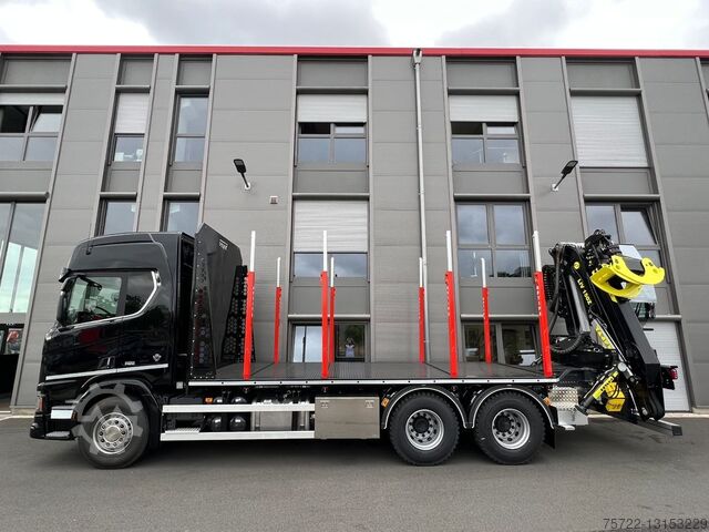 Hout transport Scania R590 6x4/Plattform/Kran TAJFUN LIV L150Z