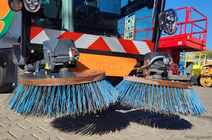 Camião varredor Boschung S 2.0 electric urban sweeper
