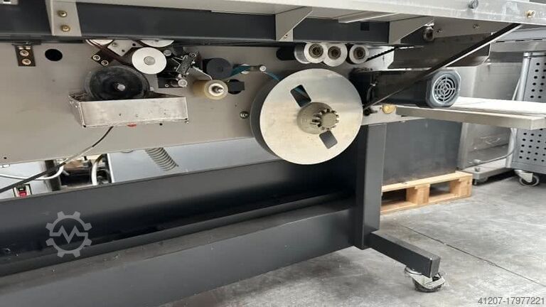 Diverse Horizon GM 5 Spine taping machine