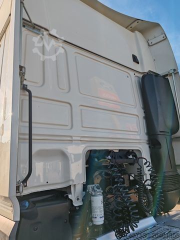 Standardowy ciągnik siodłowy DAF XF 106.480 SSC