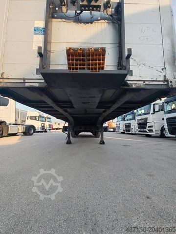 Nyitott ponyvás félpótkocsi KÖGEL S24-1