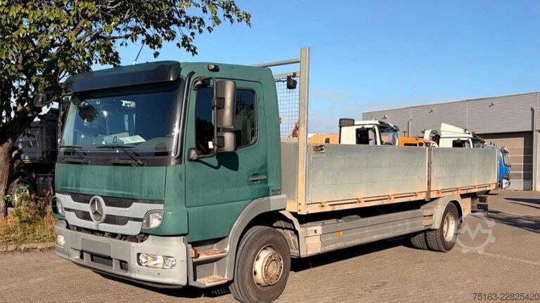 Lastbil med flak MERCEDES-BENZ Atego 1226 L 4x2 Pritsche Gerüstbaupritsche