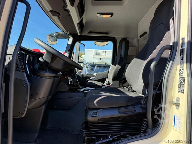 Camión caja MERCEDES-BENZ ACTROS 2536 L Koffer 7,35 m LBW 1,5 T*LENK