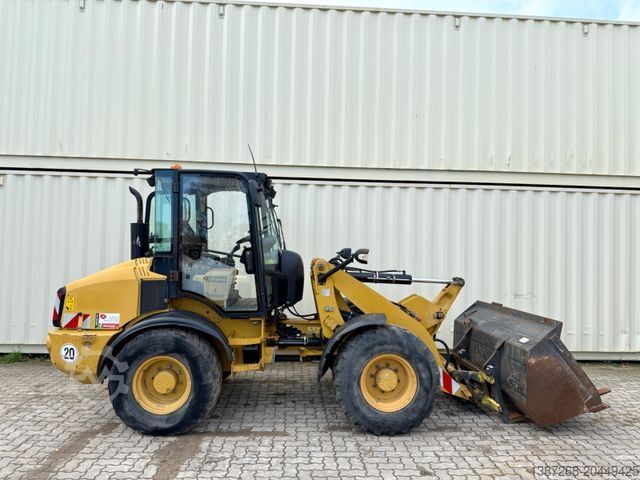 Încărcător pe roți CATERPILLAR 908H2 / Deutsche Maschine / Schaufel + Gabel
