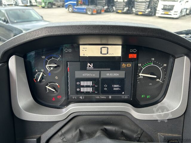 Standard tractor Renault T 380 Comfort / 637 dkm / NL Truck