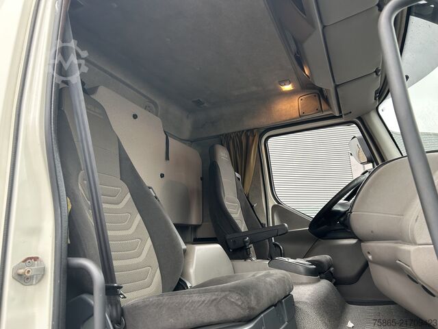 Koffer DAF FA LF 55 210 EEV / 14 Ton / Isolated Box / Load...