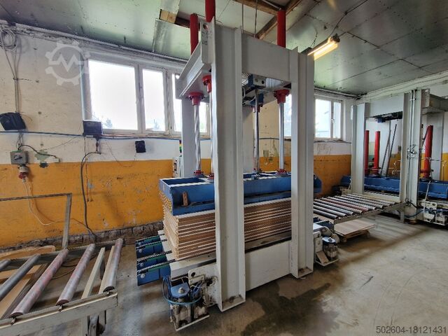 Through-feed press for doors or packages FAMAD HPPA