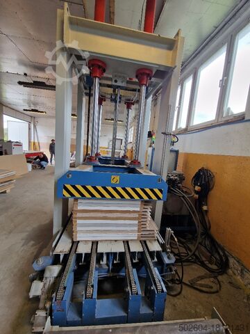 Through-feed press for doors or packages FAMAD HPPA