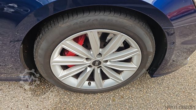 Minibus AUDI A6 Avant 55 TFSI e S-Line quattro sport