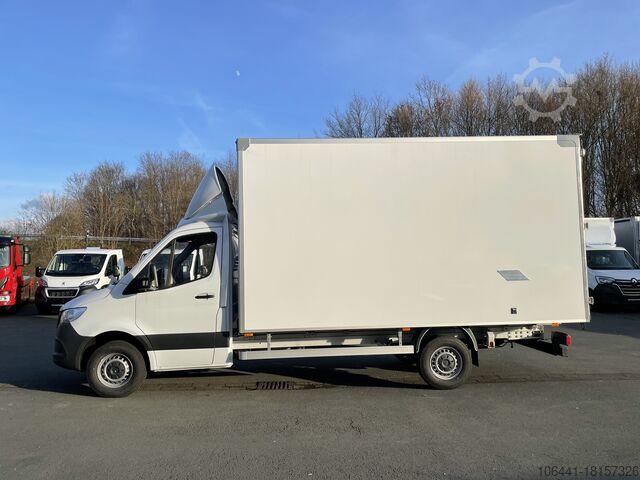 Transporter met koffer MERCEDES-BENZ Sprinter 317 Möbelkoffer mit Türen