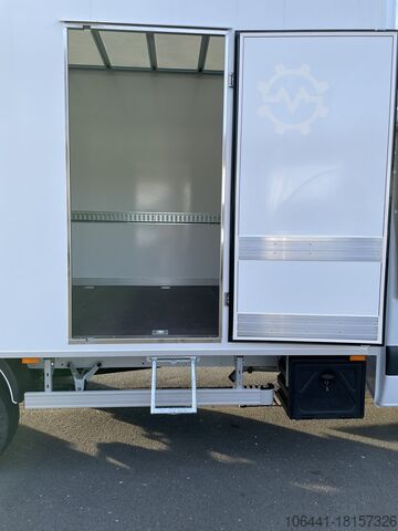 Transporter met koffer MERCEDES-BENZ Sprinter 317 Möbelkoffer mit Türen