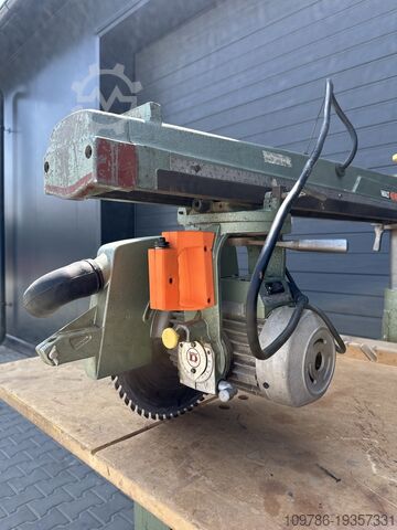 DeWalt 900 Radial Saw DEWALT 900 mm