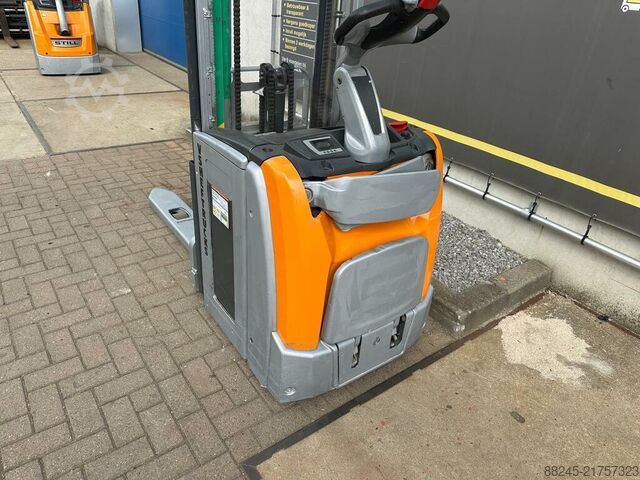Still VS-22821 electric stacker, 4266mm lift height, battery from 2023. STILL EXV14